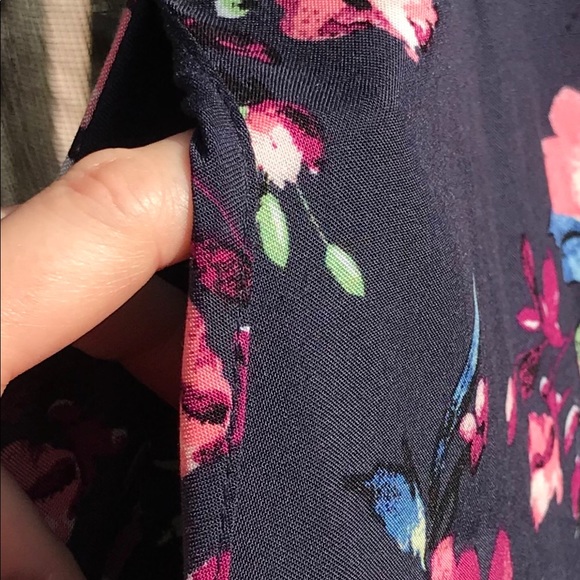 Band of Gypsies Navy Floral maxi-pockets-eyelet - Picture 6 of 7